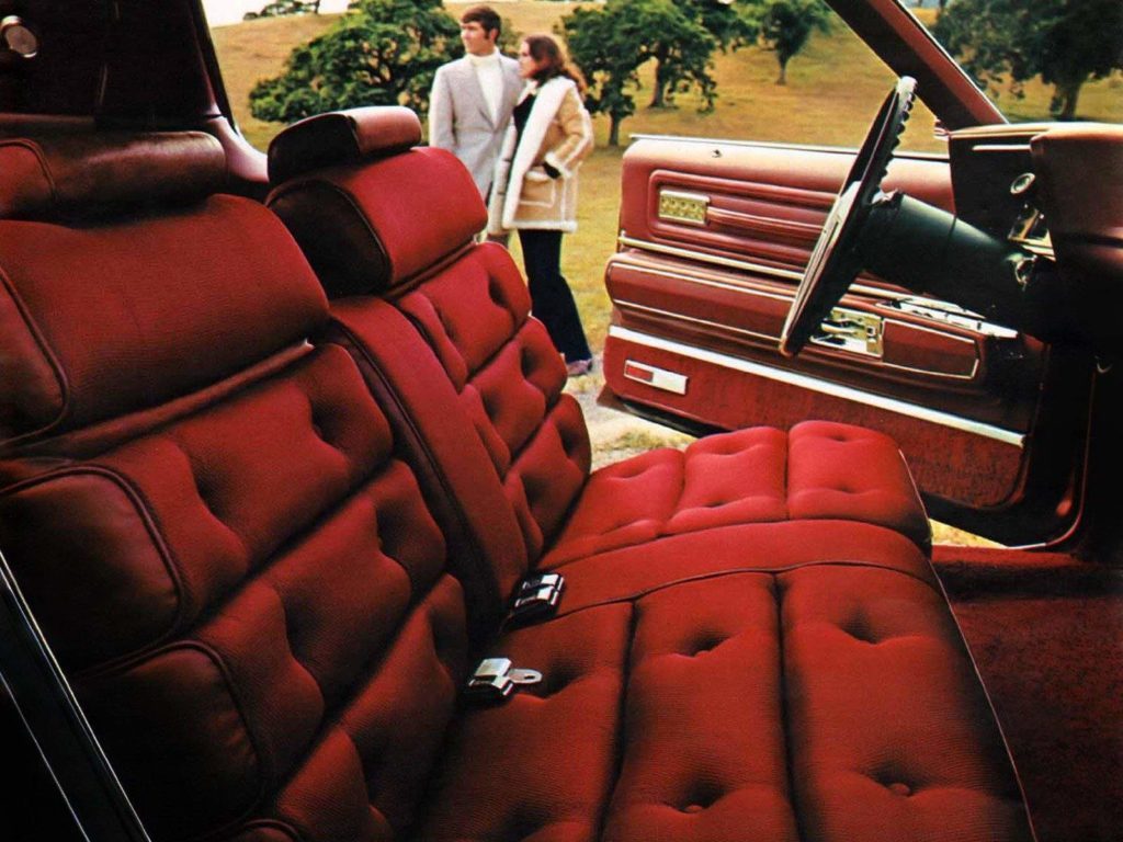 Oldsmobile-Toronado-interior